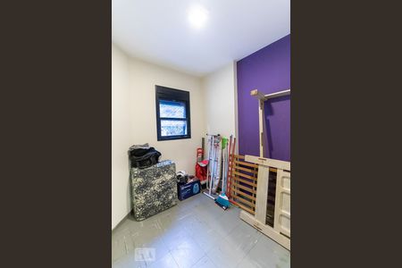 Apartamento à venda com 273m², 4 quartos e 3 vagas Apartamento à venda com 273m², 4 quartos e 3 vagasQuarto de serviço