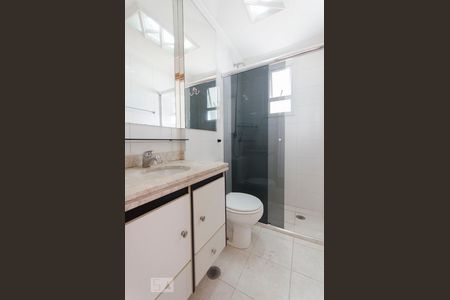 Banheiro de apartamento para alugar com 3 quartos, 90m² em Vila Pompéia, São Paulo