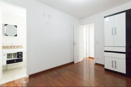 Suíte de apartamento para alugar com 2 quartos, 77m² em Santo Amaro, São Paulo