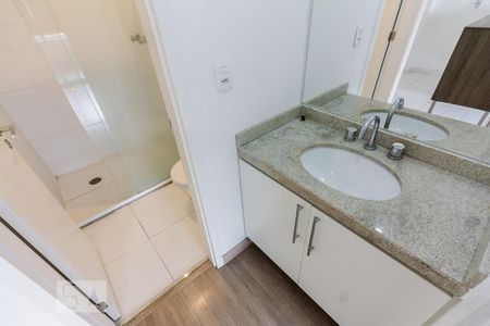 Banheiro de apartamento à venda com 1 quarto, 47m² em Parque Industrial Tomas Edson, São Paulo