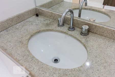 Apartamento à venda com 47m², 1 quarto e 1 vagaBanheiro Pia
