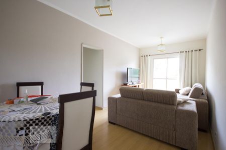 Sala com sacada de apartamento para alugar com 2 quartos, 64m² em Chácara da Barra, Campinas