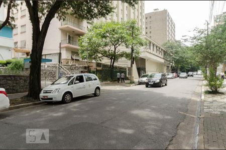 Rua de apartamento para alugar com 1 quarto, 32m² em Consolação, São Paulo