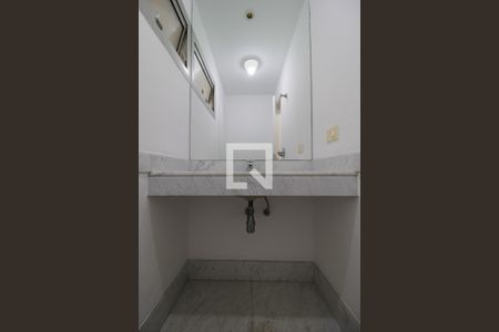 Lavabo de apartamento para alugar com 2 quartos, 90m² em Vila Olímpia, São Paulo