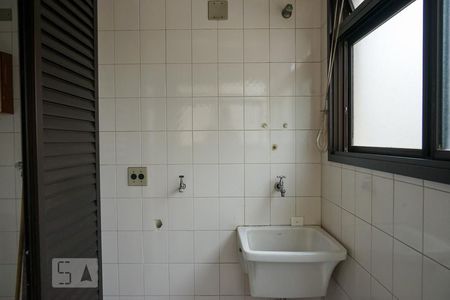 Apartamento à venda com 77m², 2 quartos e 2 vagasÁrea de Serviço