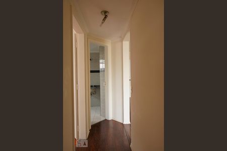 Apartamento à venda com 77m², 2 quartos e 2 vagasCorredor