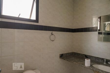 Apartamento à venda com 77m², 2 quartos e 2 vagasBanheiro da Suíte