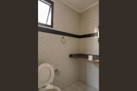 Apartamento à venda com 77m², 2 quartos e 2 vagasBanheiro da Suíte