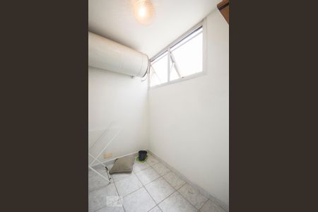 Apartamento à venda com 120m², 3 quartos e 1 vaga Apartamento à venda com 120m², 3 quartos e 1 vagaQuarto Serviço