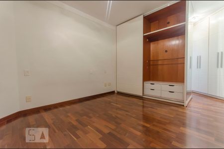 Apartamento à venda com 104m², 2 quartos e 2 vagasSuite