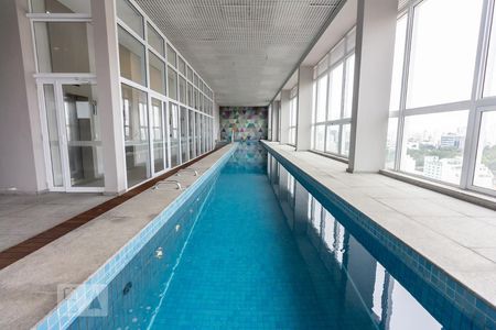 Studio à venda com 30m², 1 quarto e 1 vaga Studio à venda com 30m², 1 quarto e 1 vagaPiscina Coberta