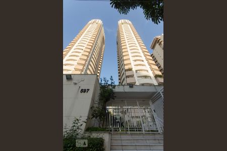 Apartamento à venda com 65m², 2 quartos e 1 vagaFachada