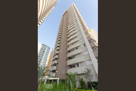 Apartamento à venda com 65m², 2 quartos e 1 vagaFachada