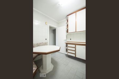 Apartamento para alugar com 180m², 3 quartos e 4 vagasCopa