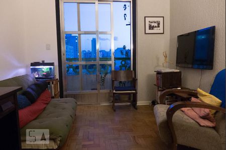 Sala e varanda de apartamento para alugar com 1 quarto, 46m² em Bela Vista, São Paulo