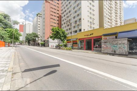 Apartamento à venda com 125m², 2 quartos e 1 vagaRua