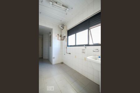 Apartamento à venda com 179m², 4 quartos e 2 vagas Apartamento à venda com 179m², 4 quartos e 2 vagasÁrea Serviço