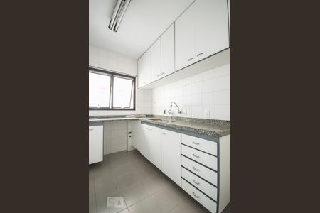 Apartamento à venda com 179m², 4 quartos e 2 vagas Apartamento à venda com 179m², 4 quartos e 2 vagasCozinha