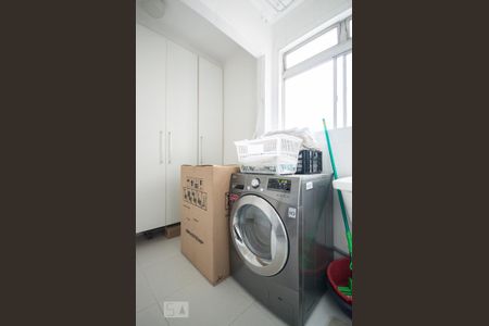Apartamento à venda com 79m², 3 quartos e 1 vaga Apartamento à venda com 79m², 3 quartos e 1 vagaÁrea Serviço