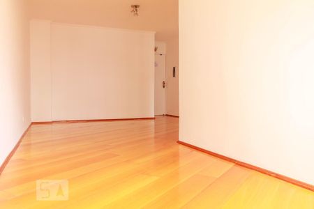 Apartamento para alugar com 65m², 2 quartos e 1 vagaSala