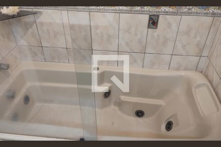 Apartamento para alugar com 107m², 3 quartos e 1 vaga Apartamento para alugar com 107m², 3 quartos e 1 vagaBanheira