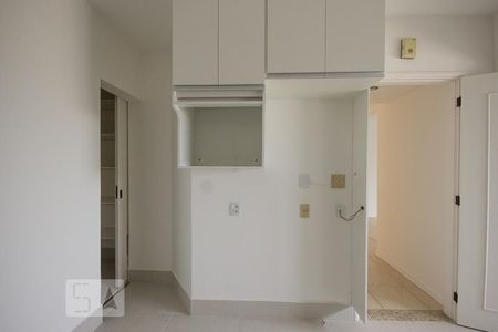 Cozinha, entrada para despena de apartamento à venda com 3 quartos, 115m² em Cambuí, Campinas