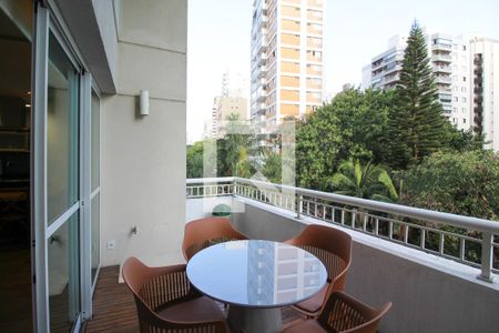 Varanda  de apartamento à venda com 1 quarto, 74m² em Vila Nova Conceição, São Paulo