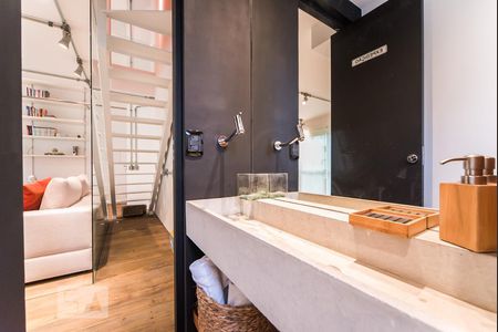 Lavabo de apartamento para alugar com 1 quarto, 74m² em Vila Nova Conceição, São Paulo