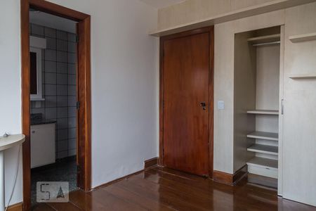 Apartamento à venda com 250m², 3 quartos e 3 vagas Apartamento à venda com 250m², 3 quartos e 3 vagasSuite 3