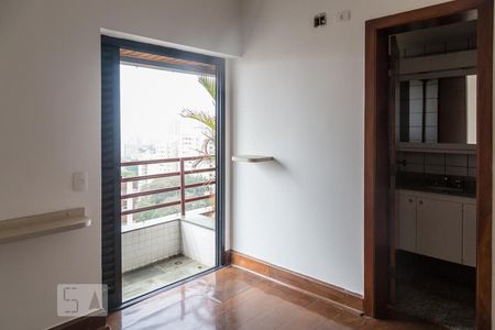 Apartamento à venda com 250m², 3 quartos e 3 vagas Apartamento à venda com 250m², 3 quartos e 3 vagasSuite 1