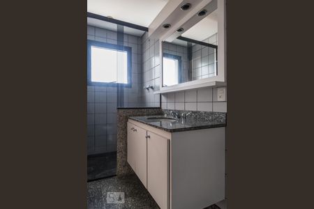 Apartamento à venda com 250m², 3 quartos e 3 vagas Apartamento à venda com 250m², 3 quartos e 3 vagasBanheiro da Suite 3