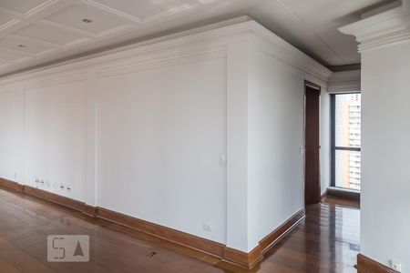 Apartamento à venda com 250m², 3 quartos e 3 vagas Apartamento à venda com 250m², 3 quartos e 3 vagasSala