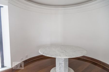 Apartamento à venda com 250m², 3 quartos e 3 vagas Apartamento à venda com 250m², 3 quartos e 3 vagasSala 2