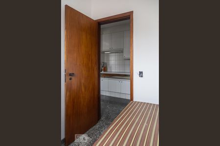 Apartamento à venda com 250m², 3 quartos e 3 vagas Apartamento à venda com 250m², 3 quartos e 3 vagasQuarto de serviço
