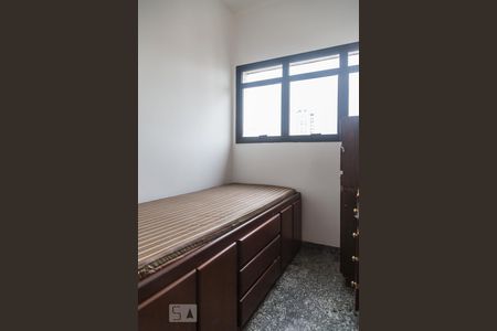 Apartamento à venda com 250m², 3 quartos e 3 vagas Apartamento à venda com 250m², 3 quartos e 3 vagasQuarto de serviço