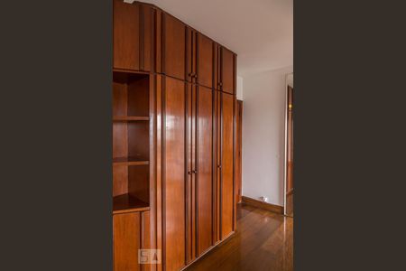 Apartamento à venda com 250m², 3 quartos e 3 vagas Apartamento à venda com 250m², 3 quartos e 3 vagasSuite 2