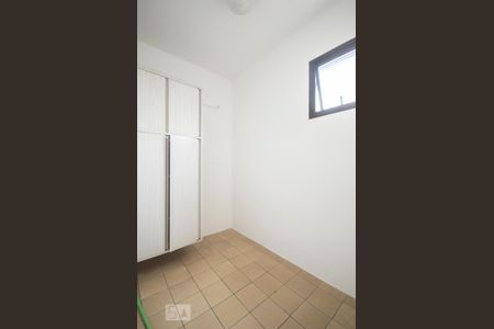 Apartamento para alugar com 200m², 3 quartos e 3 vagasQuarto Serviço