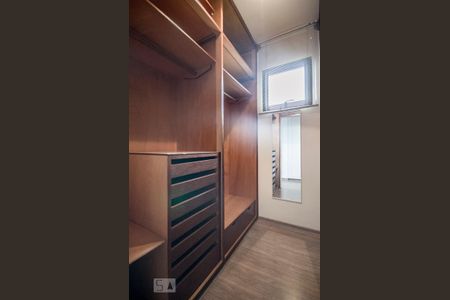 Closet de apartamento para alugar com 3 quartos, 200m² em Jardim Europa, São Paulo