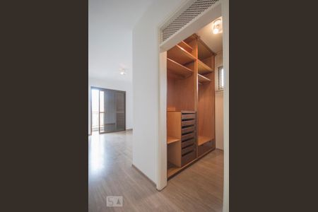 Acesso Suíte de apartamento para alugar com 3 quartos, 200m² em Jardim Europa, São Paulo