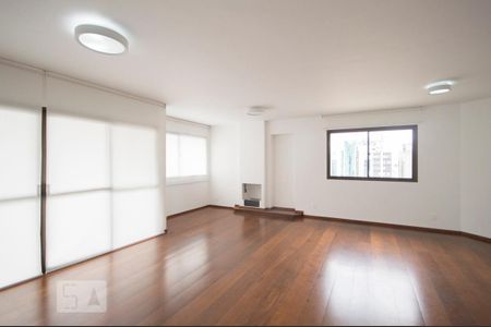 Sala de apartamento para alugar com 3 quartos, 200m² em Jardim Europa, São Paulo