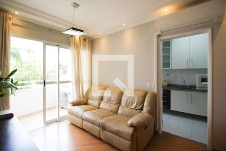 Sala de apartamento para alugar com 3 quartos, 74m² em Vila Nova Conceição, São Paulo