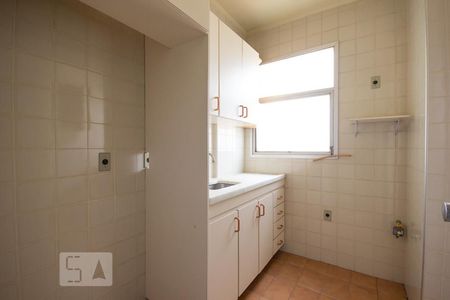 Cozinha com armários de apartamento à venda com 1 quarto, 56m² em Centro, Campinas