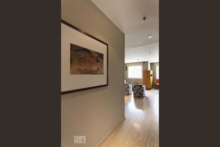 Corredor Sala de apartamento à venda com 1 quarto, 50m² em Vila Olímpia, São Paulo