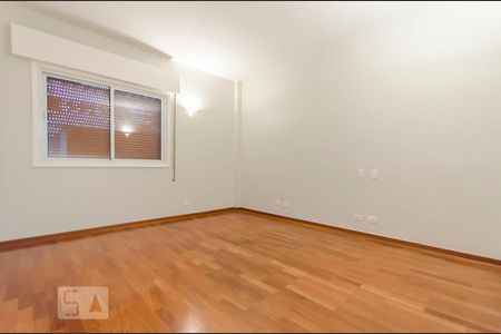 Apartamento para alugar com 168m², 3 quartos e 1 vagaSuite 01