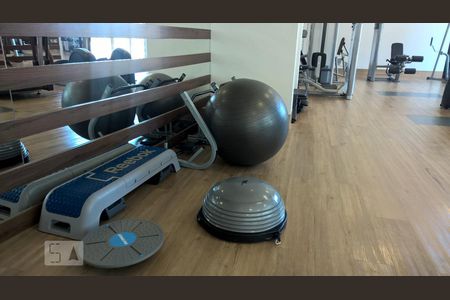 Apartamento para alugar com 50m², 1 quarto e 1 vagaAcademia com ar condicionado e equipamentos Life Fitness