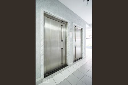 Apartamento para alugar com 44m², 1 quarto e 1 vagaElevadores