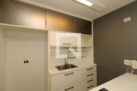 Cozinha de apartamento para alugar com 1 quarto, 40m² em Vila Madalena, São Paulo