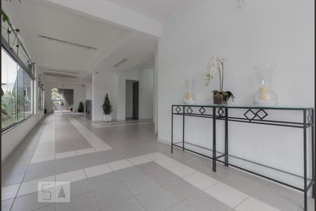 Apartamento para alugar com 65m², 2 quartos e 1 vaga Apartamento para alugar com 65m², 2 quartos e 1 vagaHall social