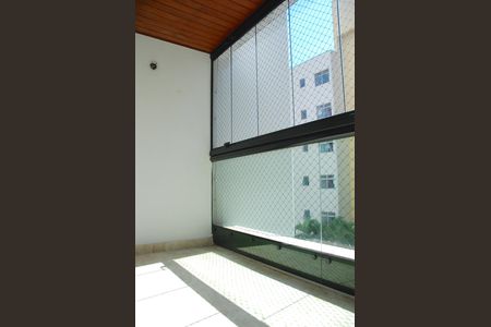 sacada de apartamento à venda com 3 quartos, 143m² em Cambuí, Campinas