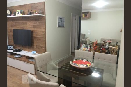 Sala de Jantar para dois ambientes (com espelho e painel de TV planejados) de apartamento para alugar com 3 quartos, 76m² em Vila Ipojuca, São Paulo